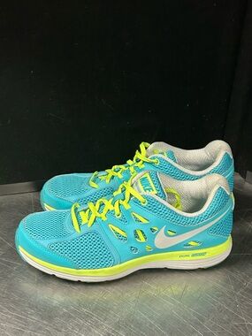 Nike Dual Fusion Size 9 Women